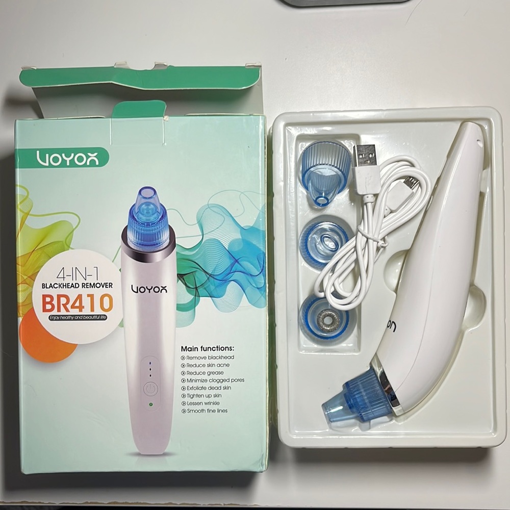 VOYOR 4-IN-1 Blackhead Remover